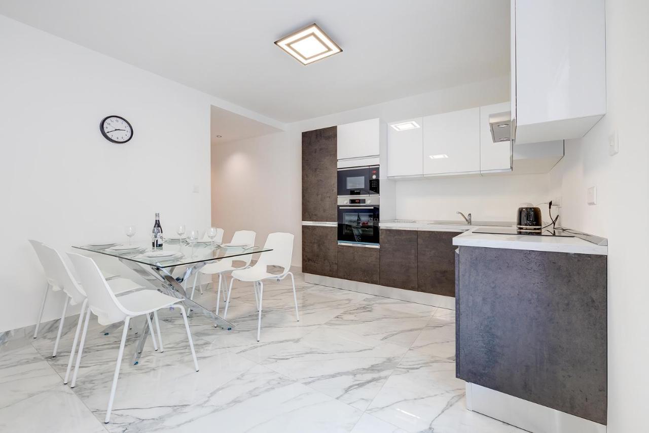 Cosy Apartment Steps To St George'S Bay Saint Julian's Exterior foto
