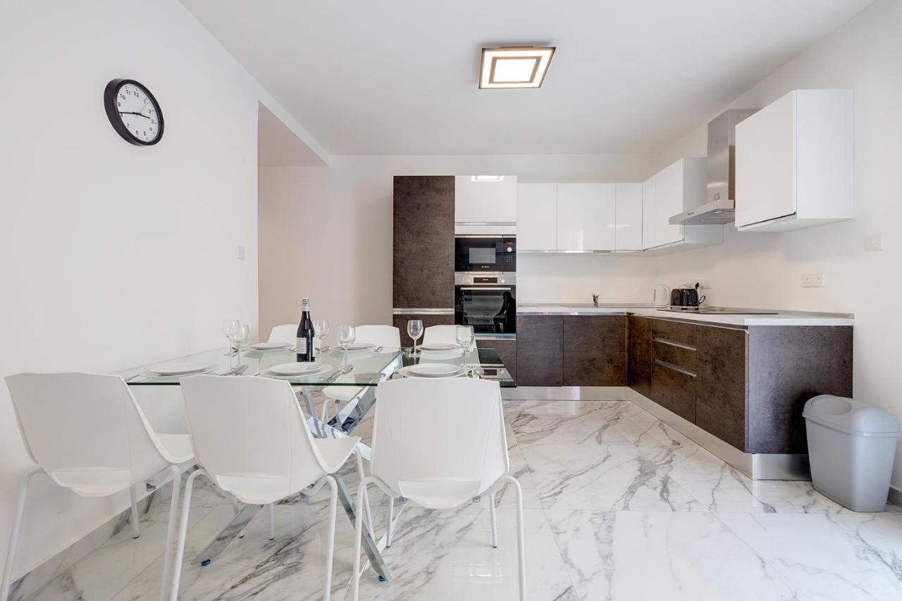 Cosy Apartment Steps To St George'S Bay Saint Julian's Exterior foto