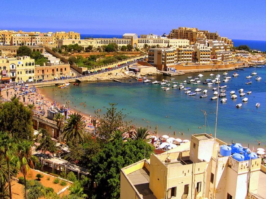 Cosy Apartment Steps To St George'S Bay Saint Julian's Exterior foto