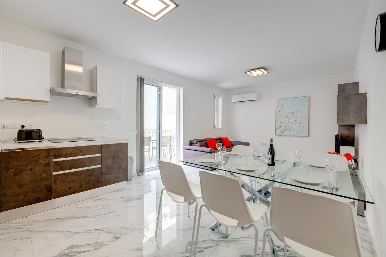 Cosy Apartment Steps To St George'S Bay Saint Julian's Exterior foto